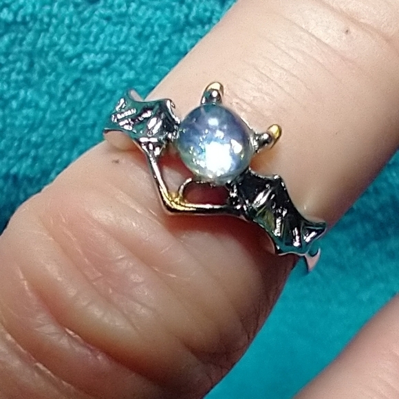 Two tone goldtone silvertone bat ring adjustable - Picture 1 of 4